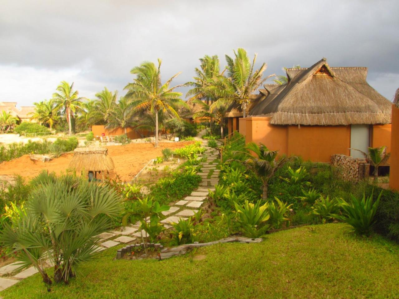 Eclectic Beach Retreat Cabo Nhamua エクステリア 写真