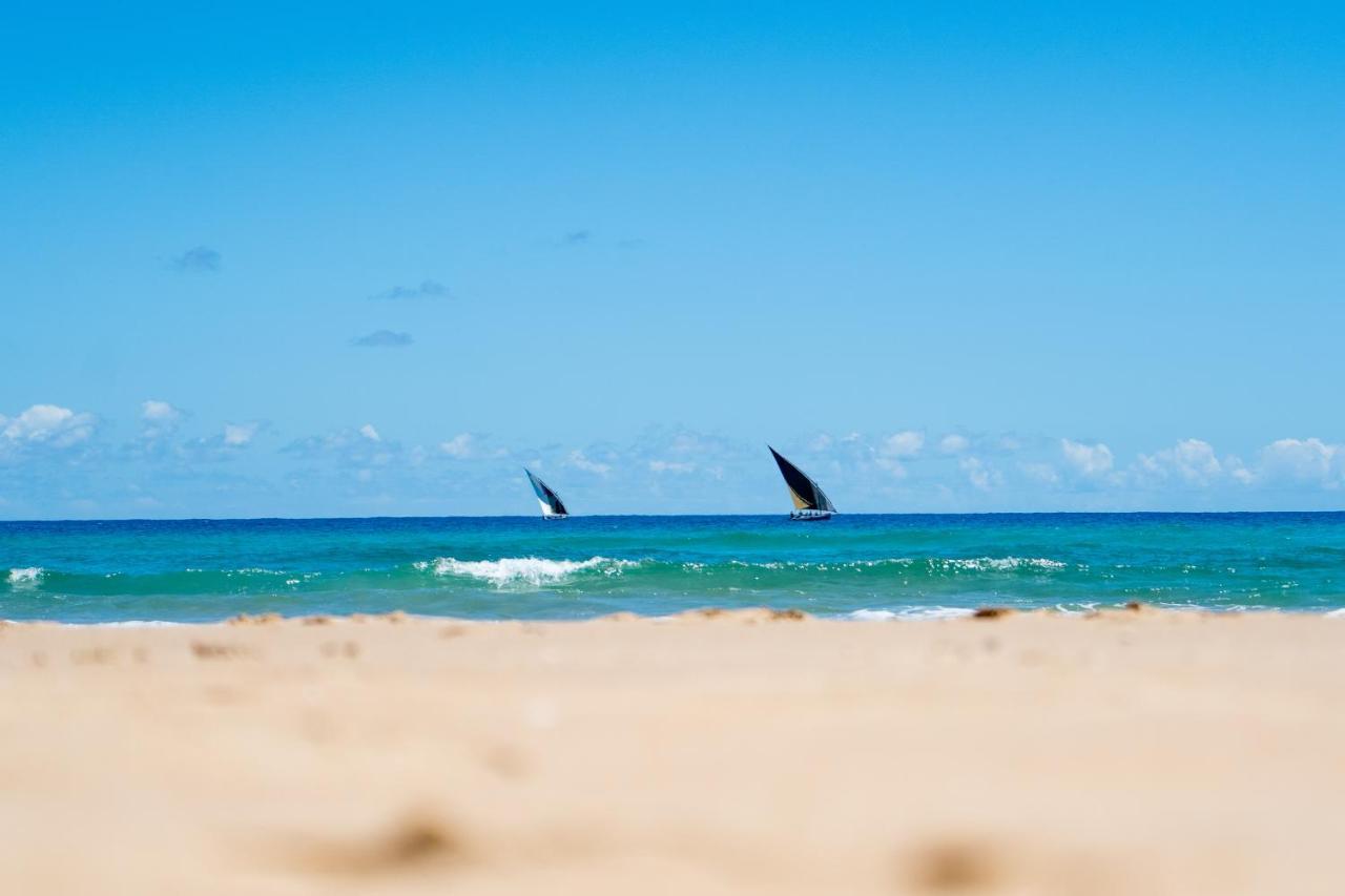 Eclectic Beach Retreat Cabo Nhamua エクステリア 写真